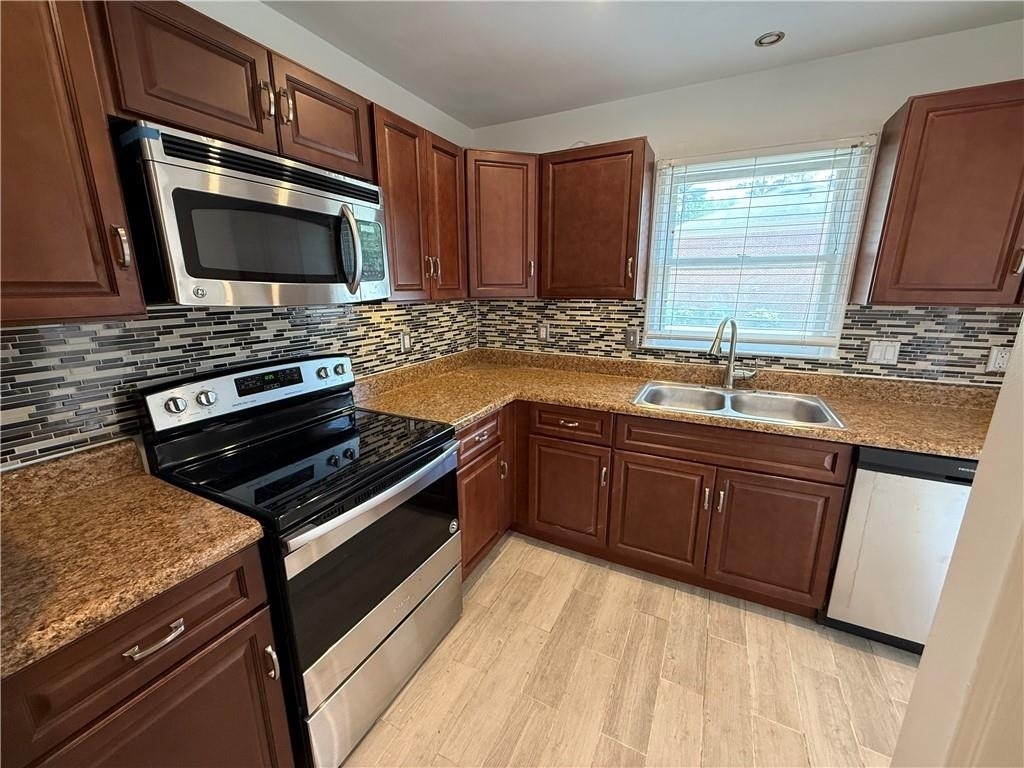 2910 Webb Bridge Road - Photo 10