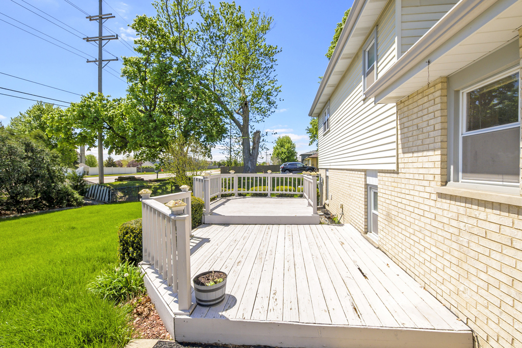 7745 Woodstock Drive - Photo 16