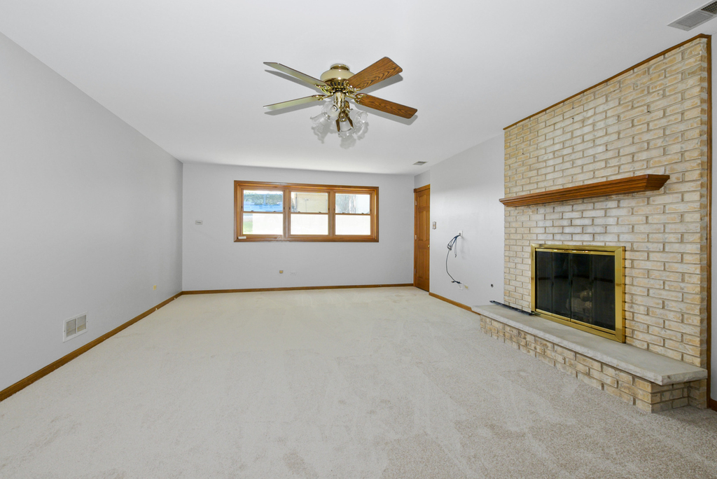 7745 Woodstock Drive - Photo 8