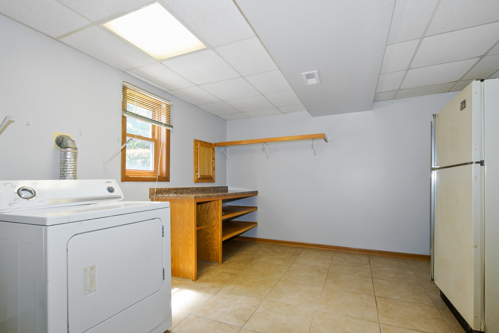 7745 Woodstock Drive - Photo 11