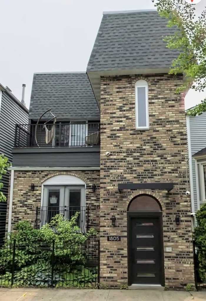 1805 W Cuyler Avenue - Photo 0