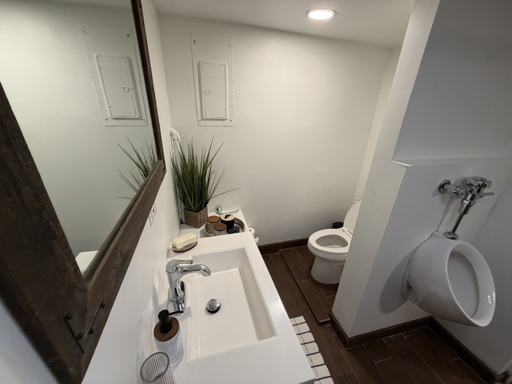 1805 W Cuyler Avenue - Photo 9