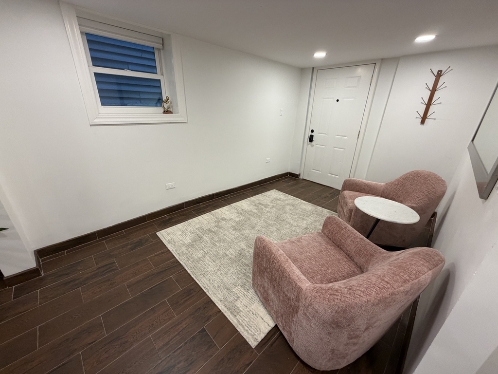 1805 W Cuyler Avenue - Photo 5