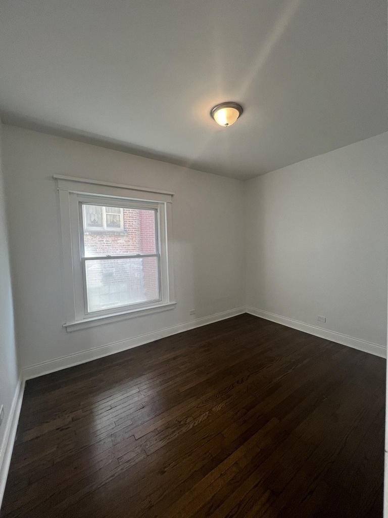6151 S Langley Avenue - Photo 4