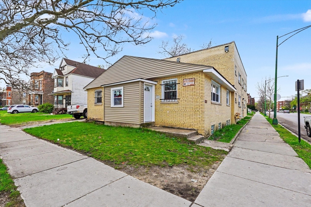 7600 S Marquette Avenue - Photo 0