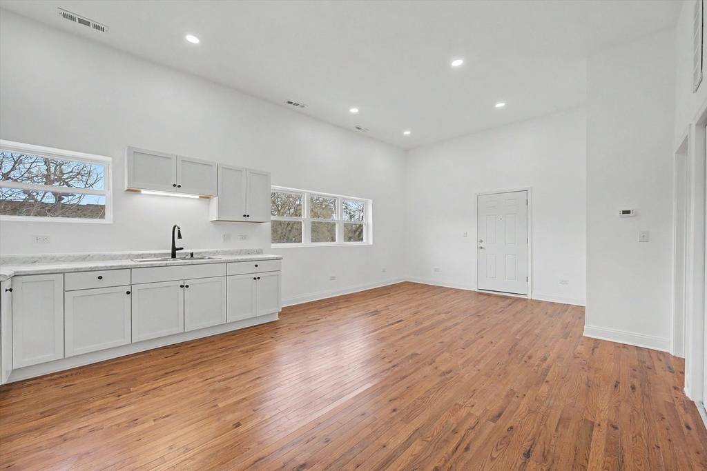 7600 S Marquette Avenue - Photo 1