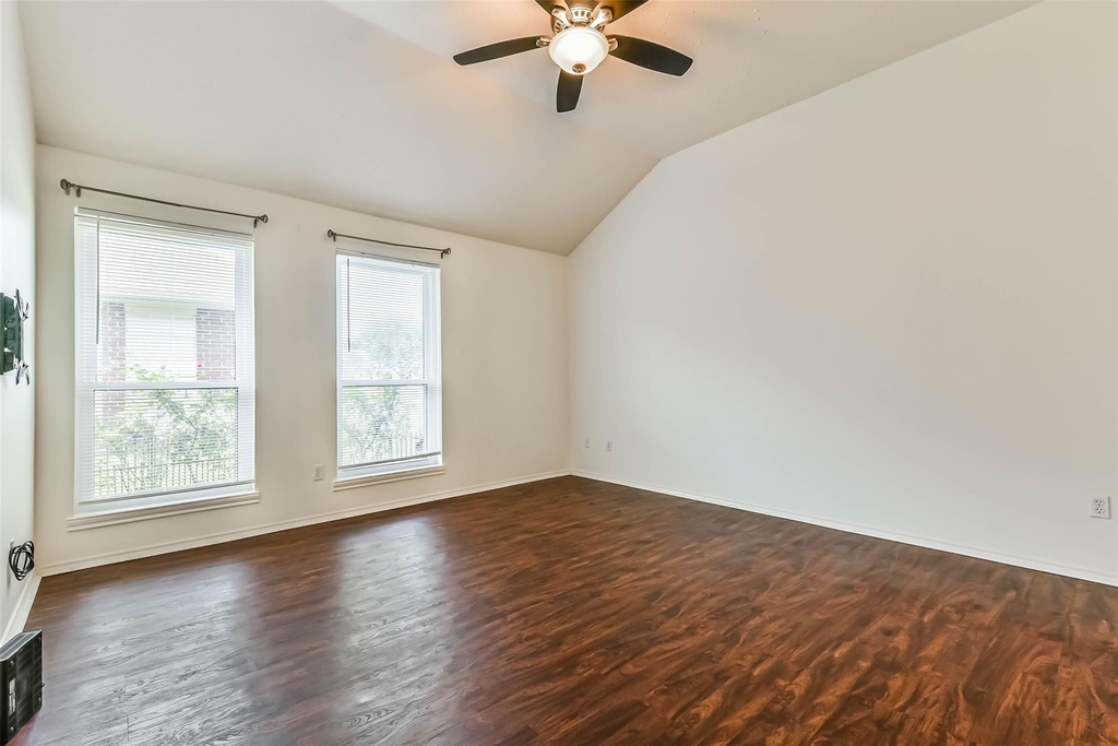 3327 S Country Meadows Lane - Photo 11