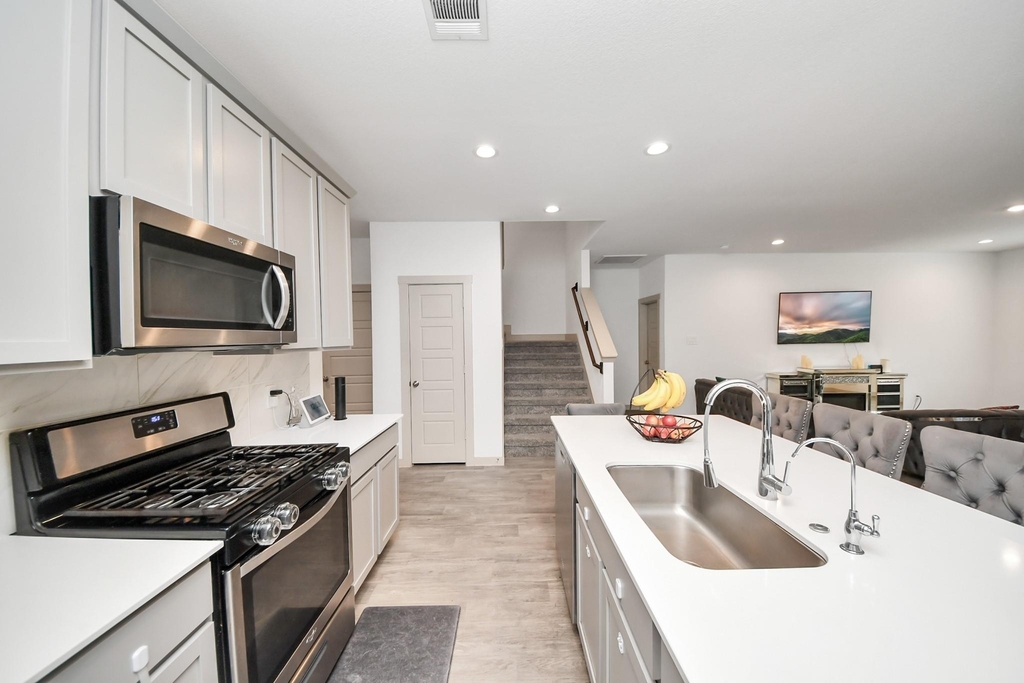 311 John House - Photo 14
