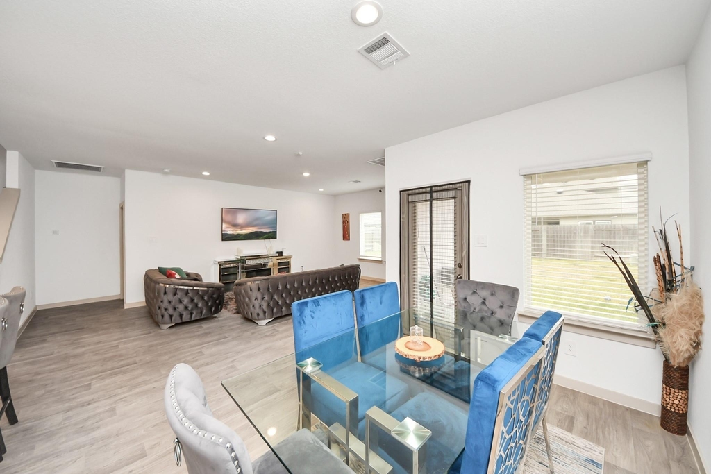 311 John House - Photo 19