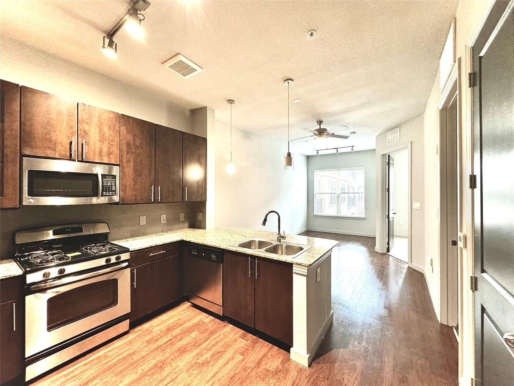 2525 Mccue St Road - Photo 0