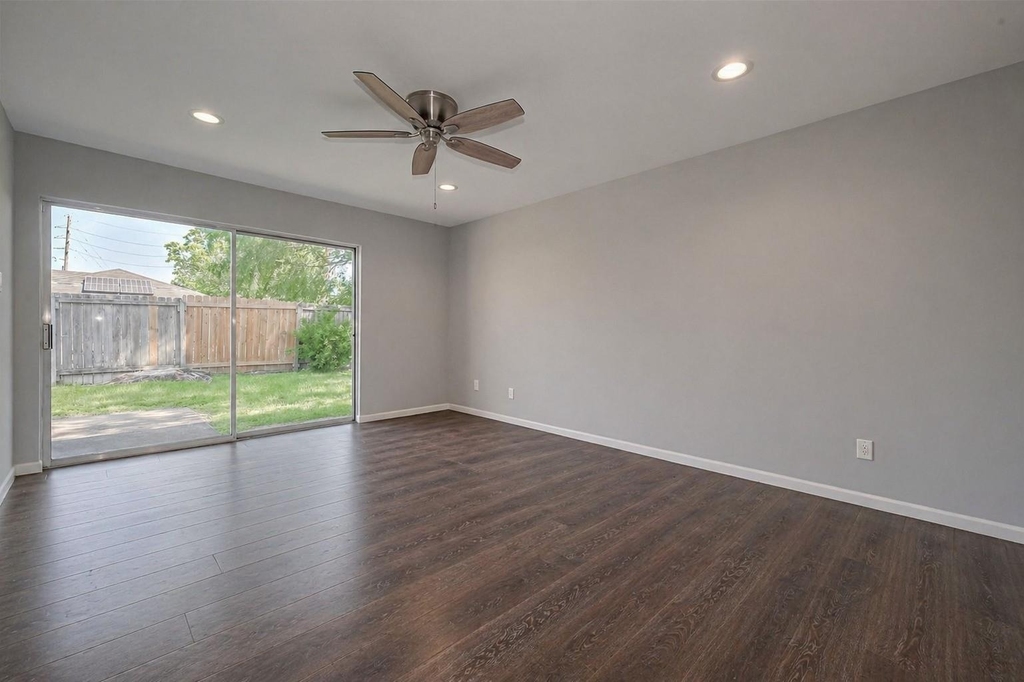 319 Gentilly Dr - Photo 11