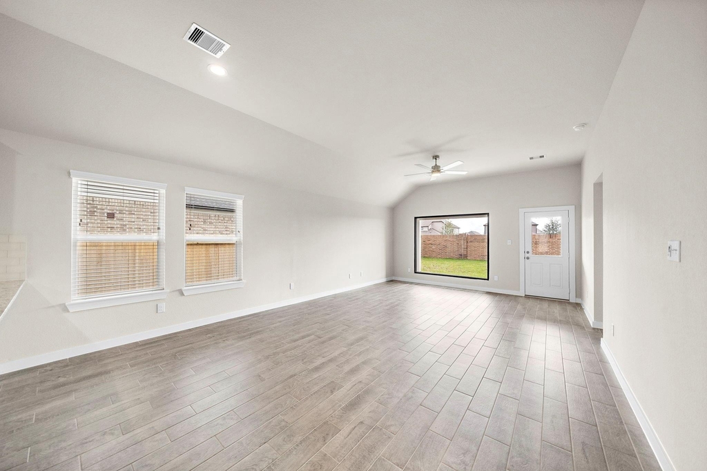 3327 Tilley Dr - Photo 5