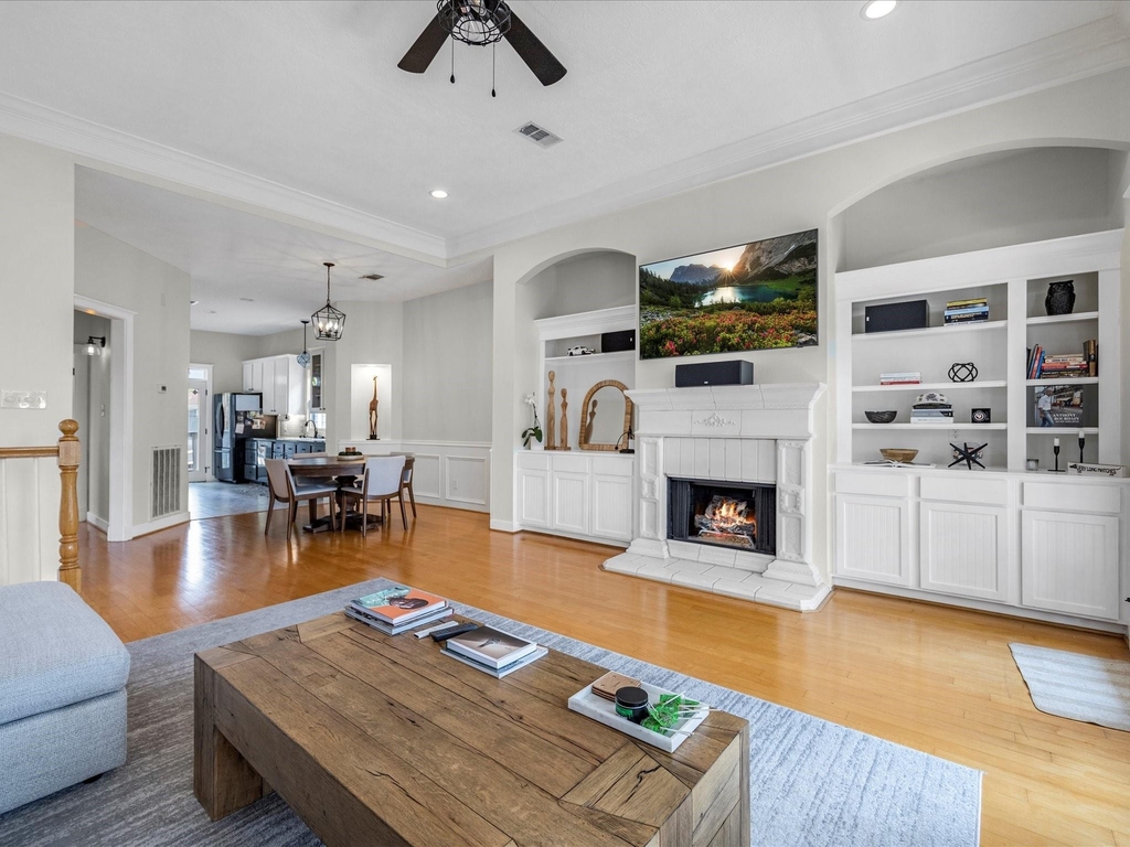 403 E 25th Street - Photo 3