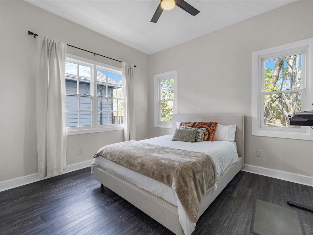 403 E 25th Street - Photo 11