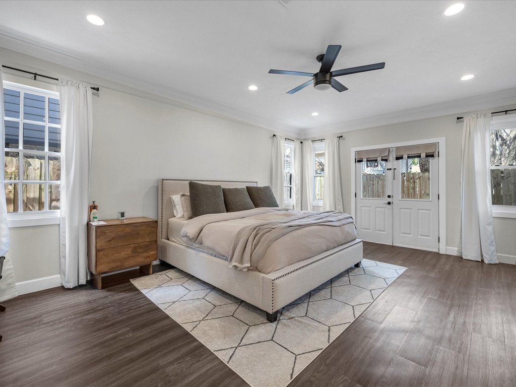 403 E 25th Street - Photo 7