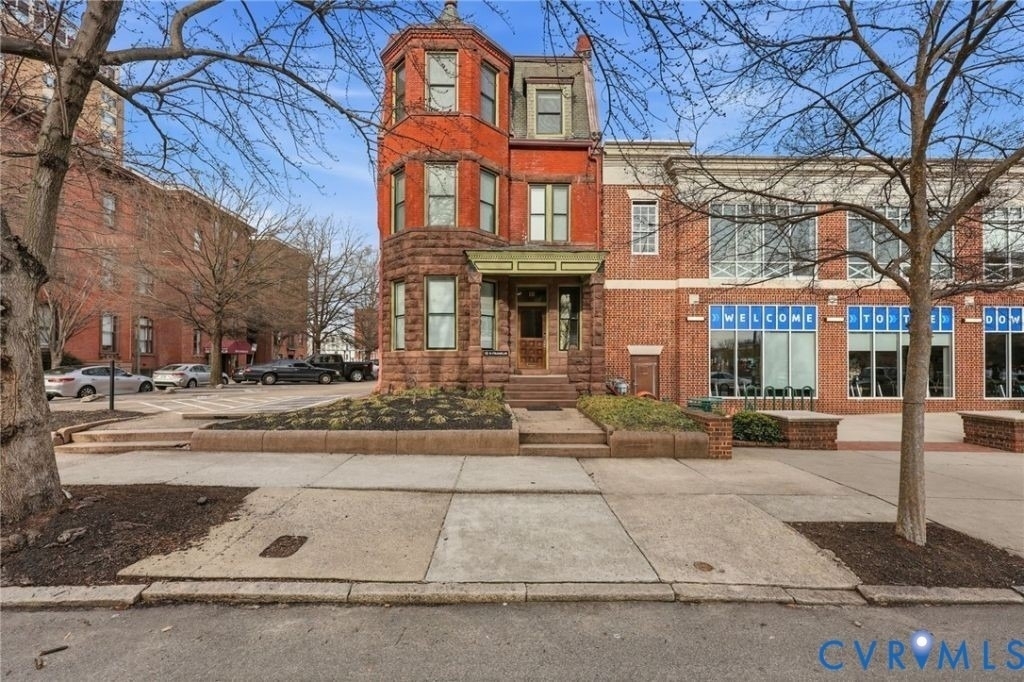 18 W Franklin Street - Photo 0