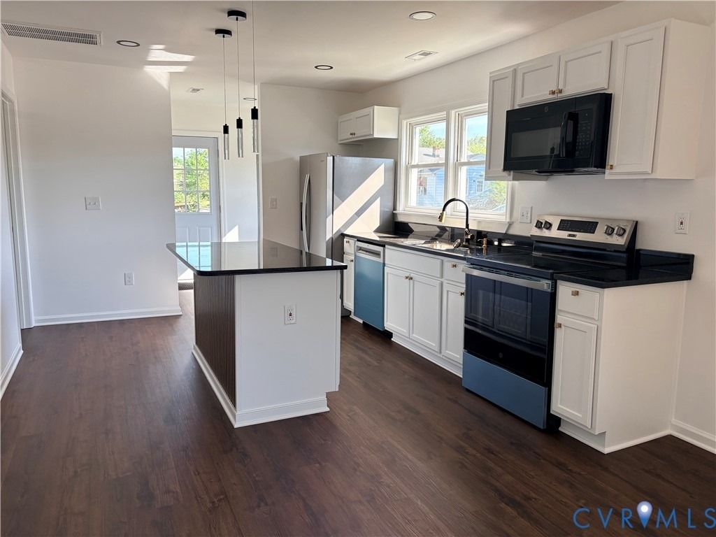 1401 Hanover Street - Photo 1