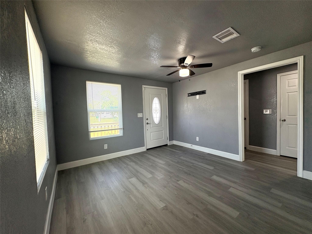 405 N Erskine Street - Photo 2