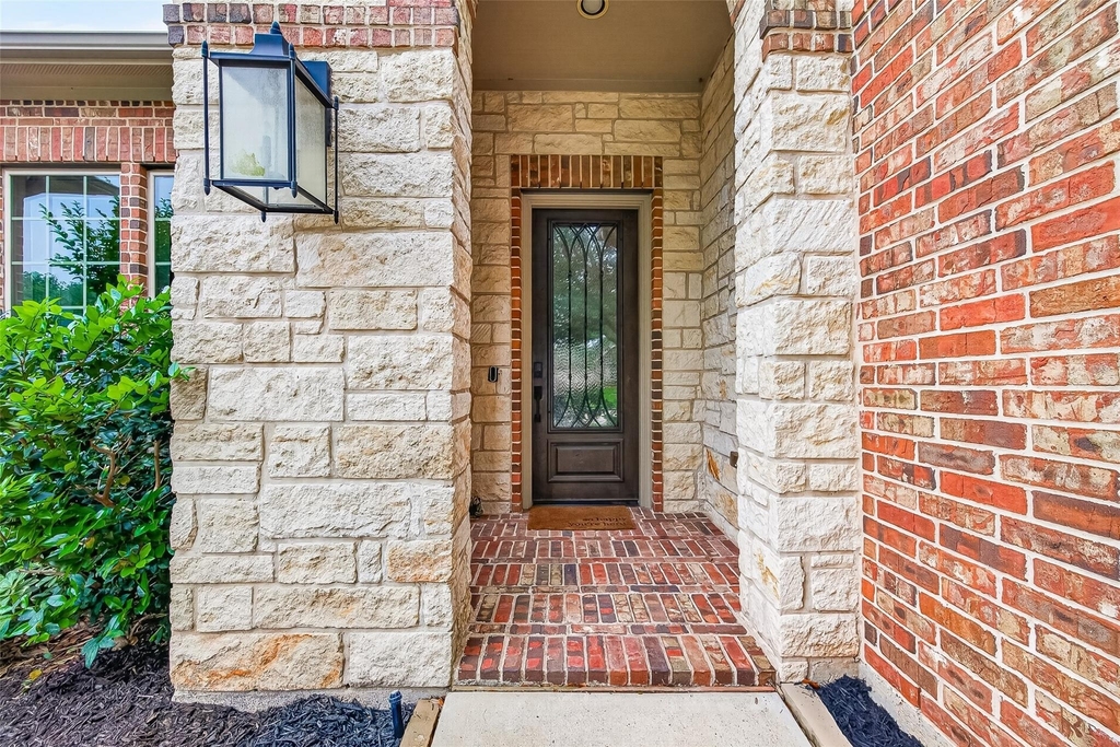 32607 Wingfoot Circle - Photo 1