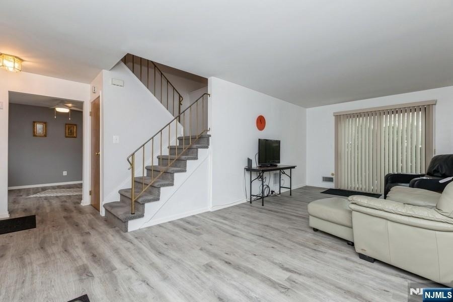 678 Bloomfield - Photo 4