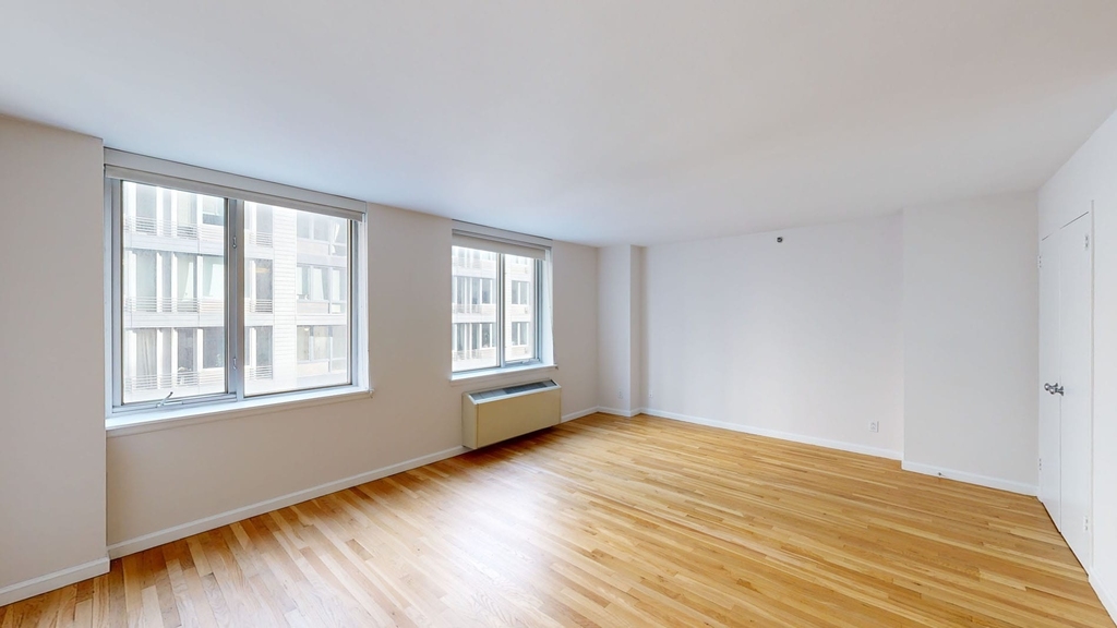 120 W. 21st - Photo 2