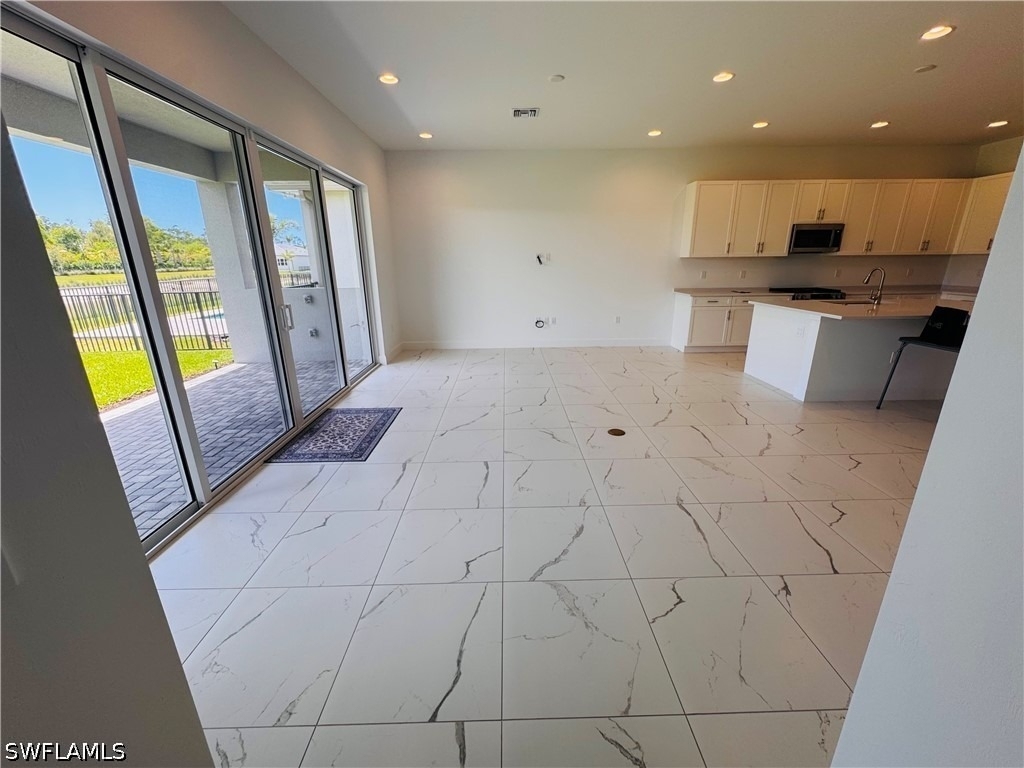 2864 Bloomfield Way - Photo 6