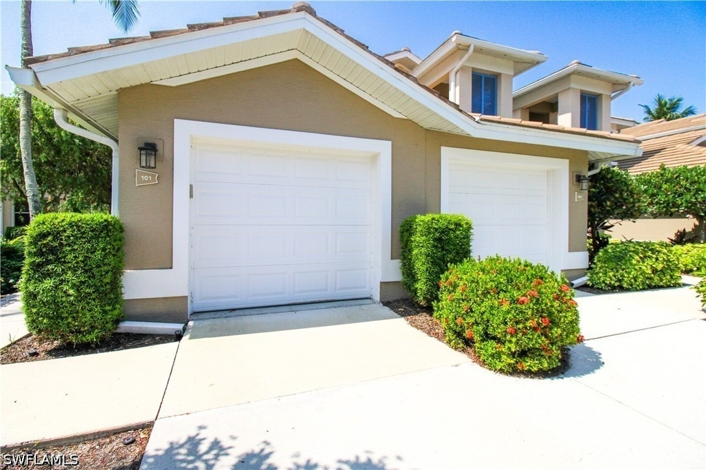 817 Carrick Bend Circle - Photo 0