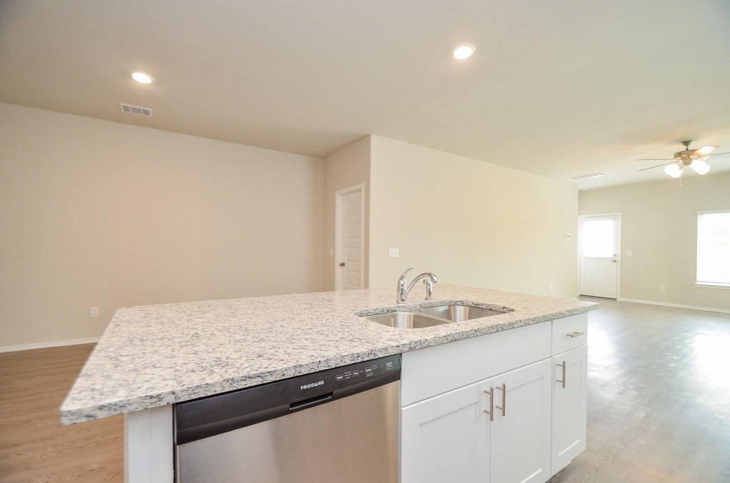 25513 Blossom Court - Photo 5