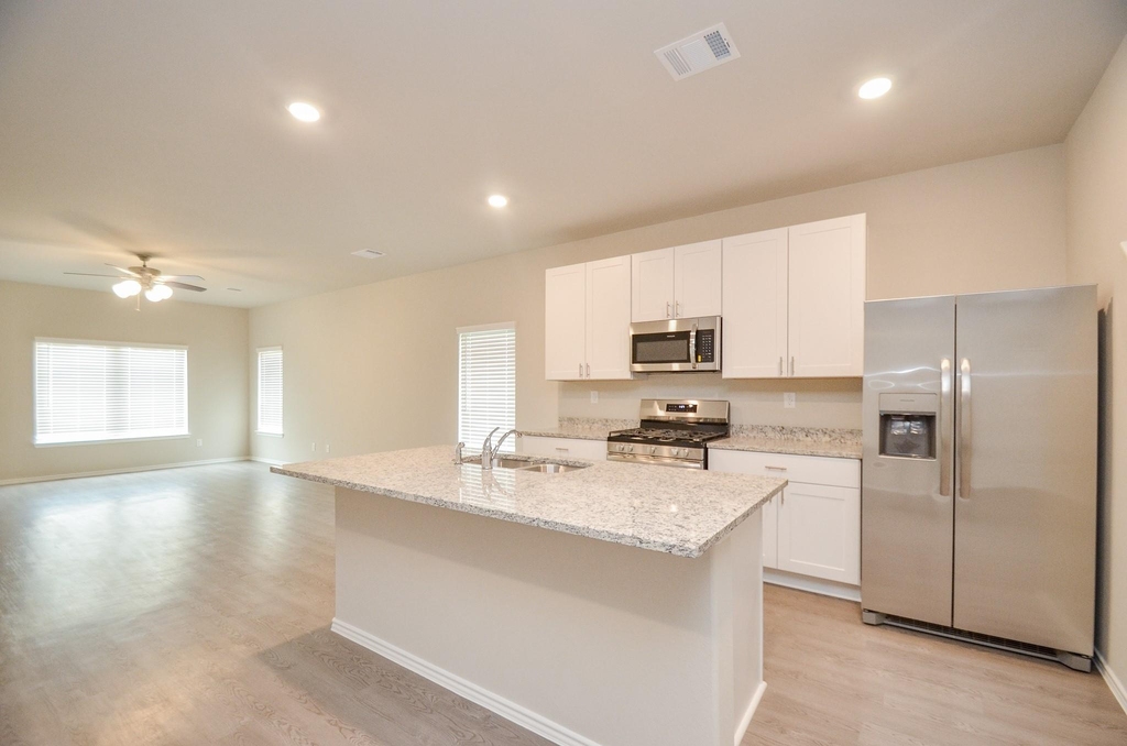 25513 Blossom Court - Photo 6
