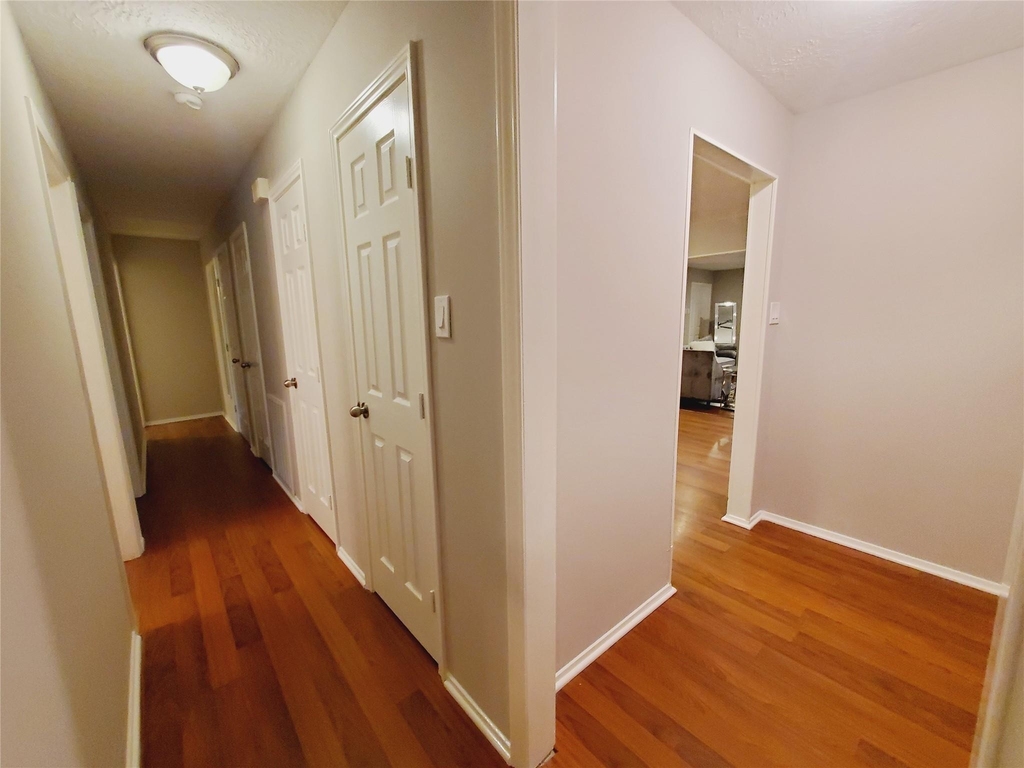 8815 Bellaire Boulevard - Photo 12