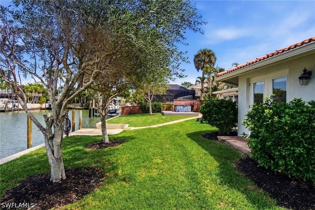 455 Bayside Avenue - Photo 19