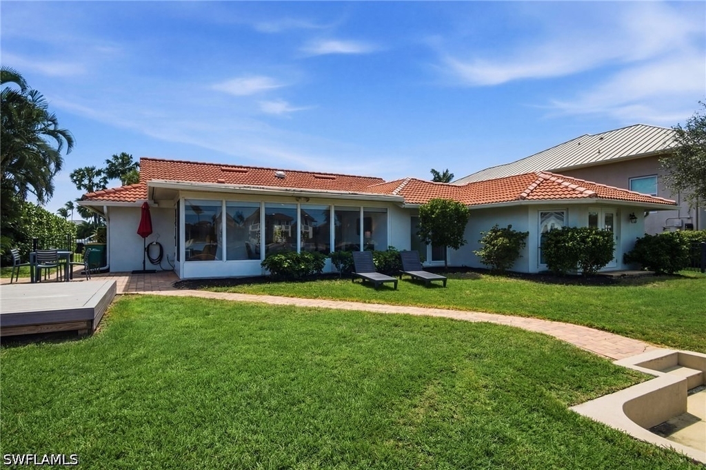 455 Bayside Avenue - Photo 18