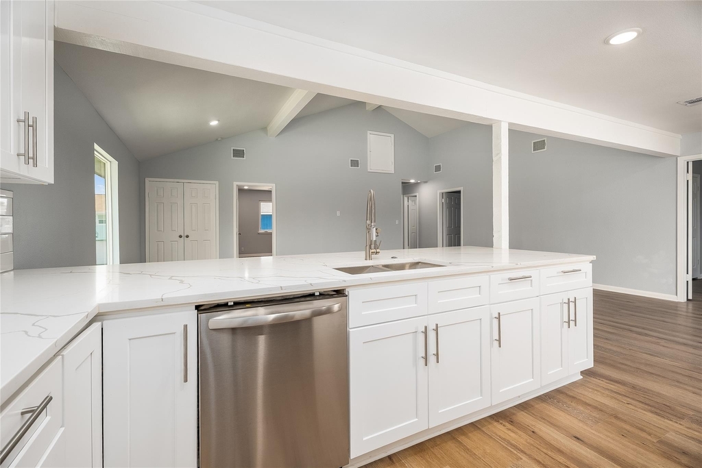 901 Bonita Street - Photo 3
