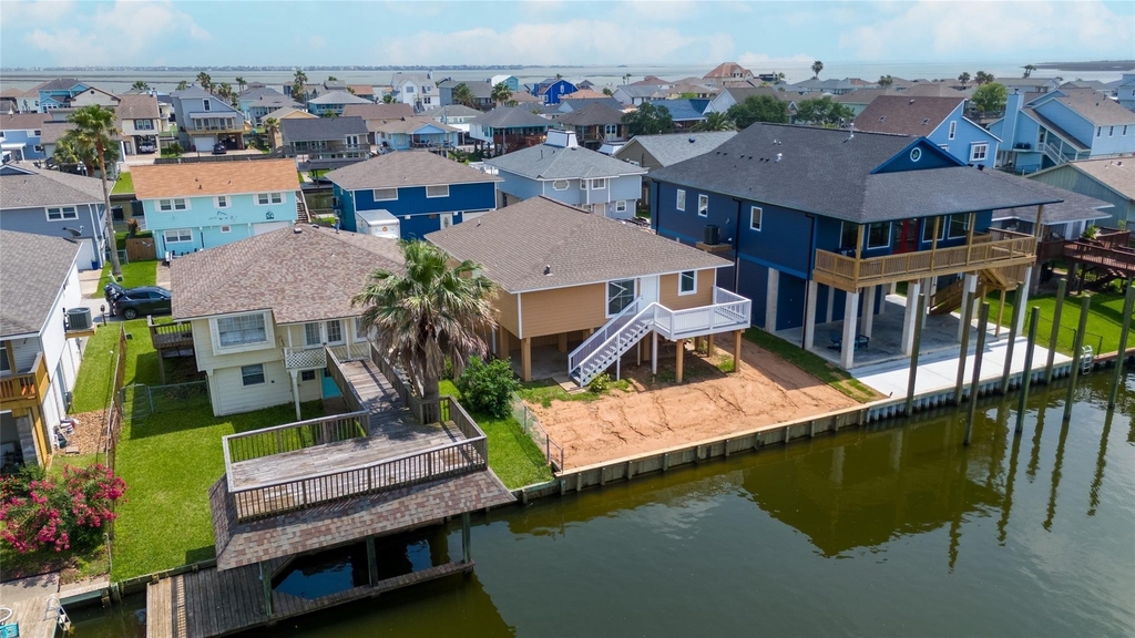 901 Bonita Street - Photo 0