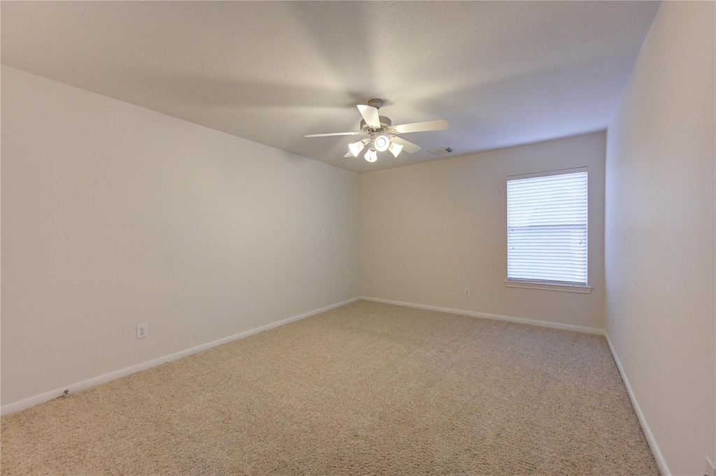 1903 Hampton Lakes Ct - Photo 19