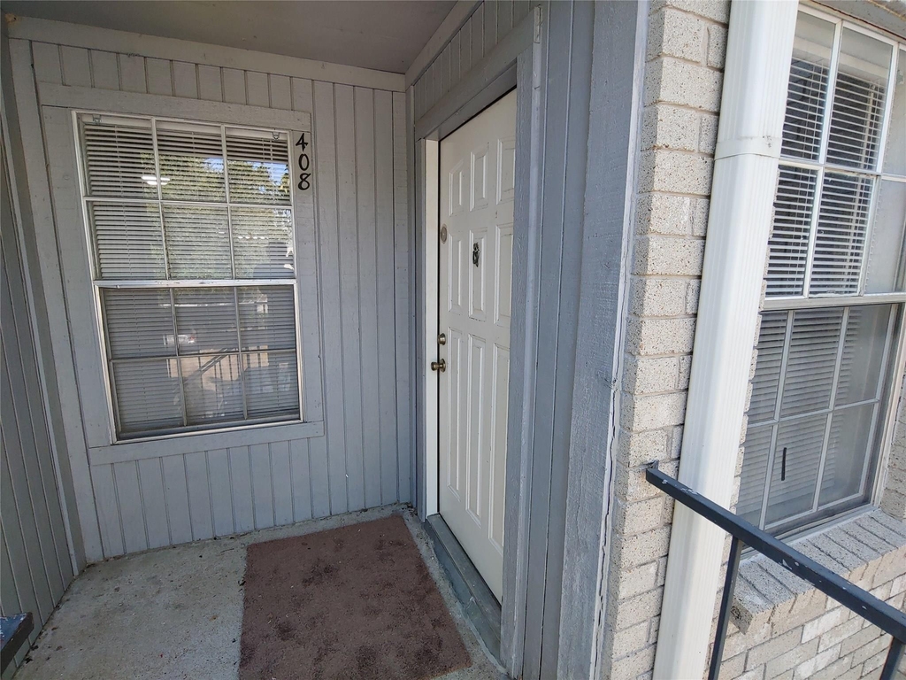 9700 Leawood Boulevard - Photo 1