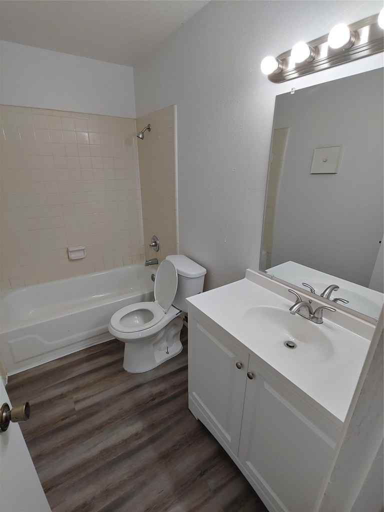9700 Leawood Boulevard - Photo 10