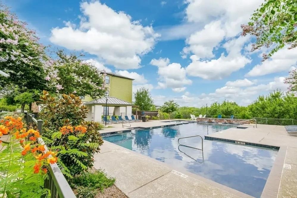 6710 Babcock Road - Photo 2