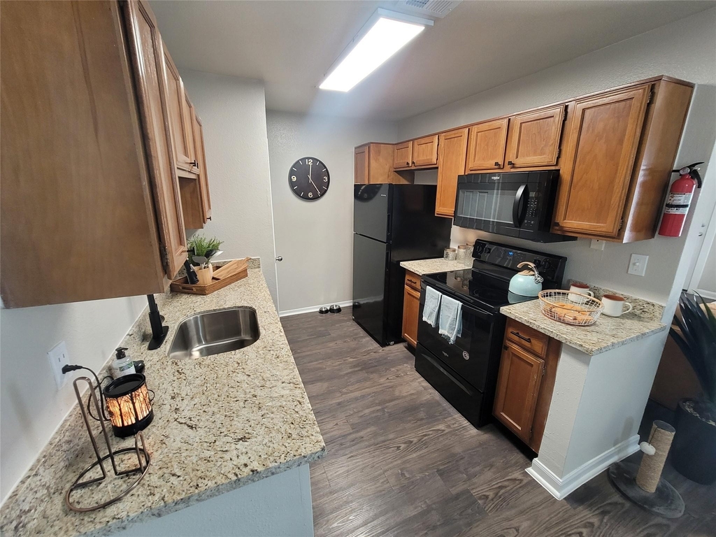 7250 W Greens Road - Photo 3