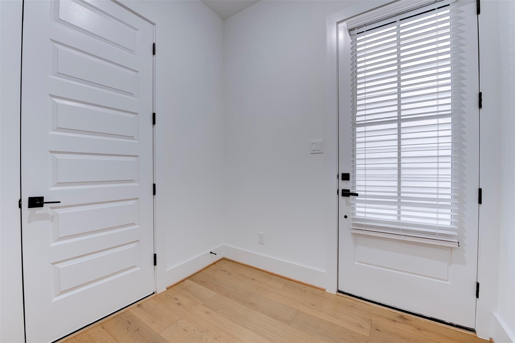 861 Fisher Street - Photo 5