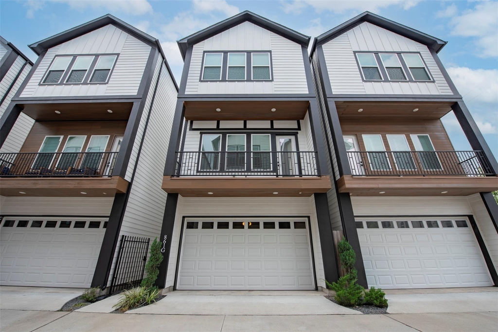 861 Fisher Street - Photo 1
