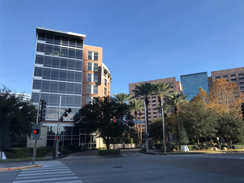 1901 Post Oak Boulevard - Photo 2