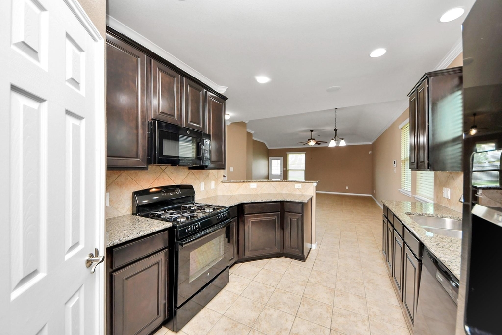 7714 Guldan Drive - Photo 3