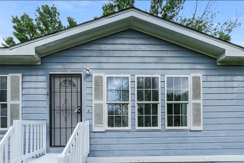829 Marjorie Street - Photo 0