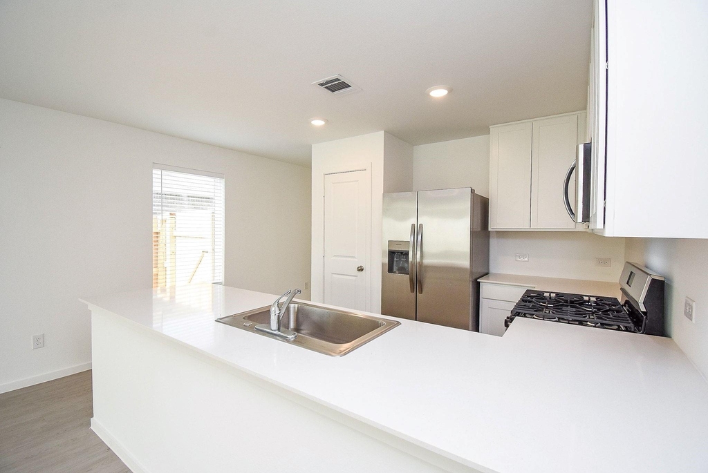 3045 Fantasy Terrace Drive - Photo 5