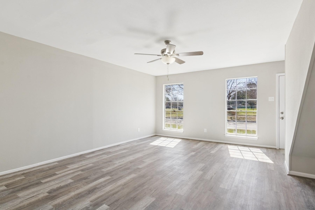 9114 Kempwood Drive - Photo 4