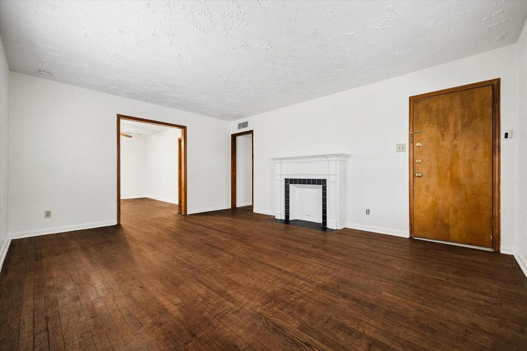 2308 Mcclendon Street - Photo 2