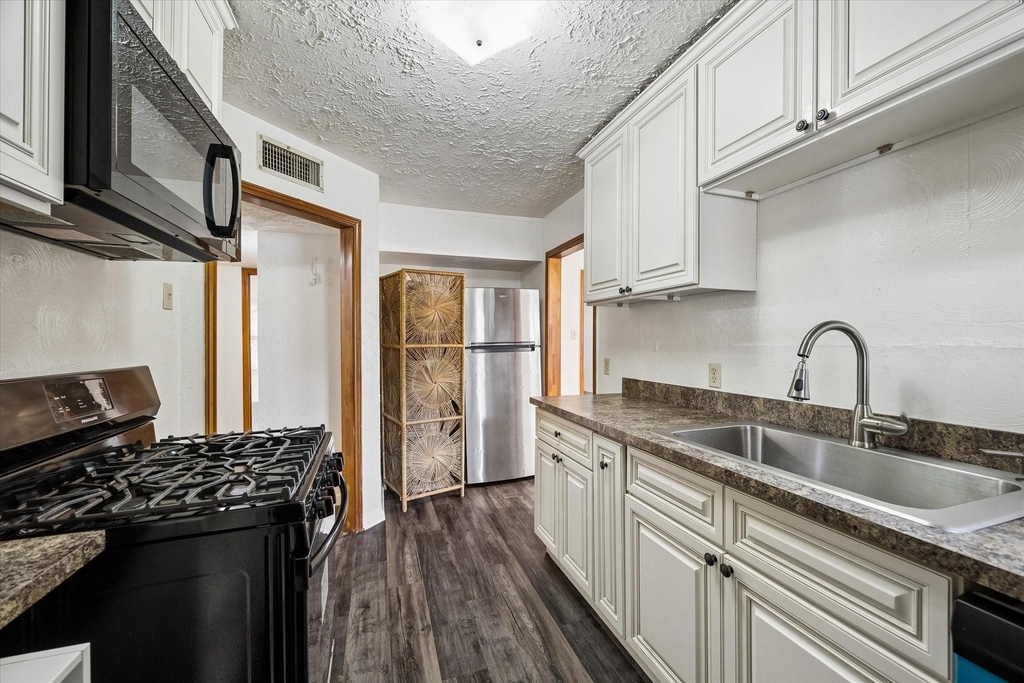 2308 Mcclendon Street - Photo 5