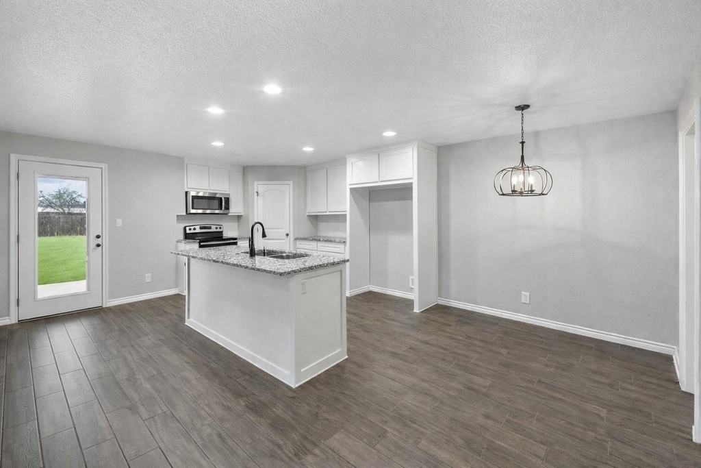228 Saint Charles Drive - Photo 2