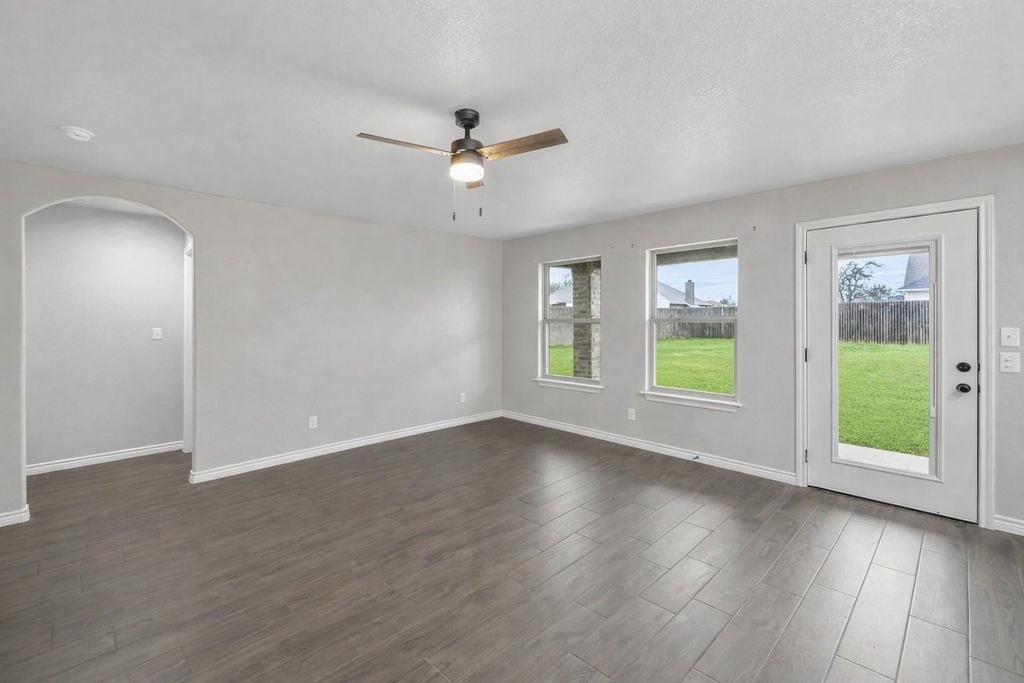 228 Saint Charles Drive - Photo 3